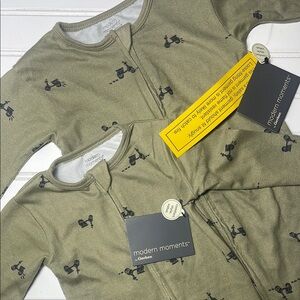 MODERN MOMENTS NWT Sad Beige Softest Ever Scooter Print Footie Zip Up Pajamas